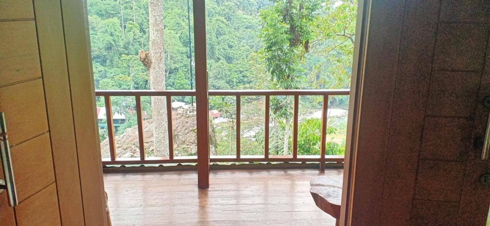 On The Rocks Bungalows, Restaurant And Jungle Trekking Tours Bukit Lawang Exterior photo